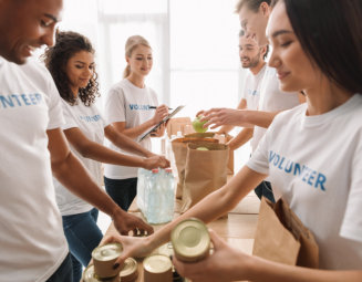 people preparing food